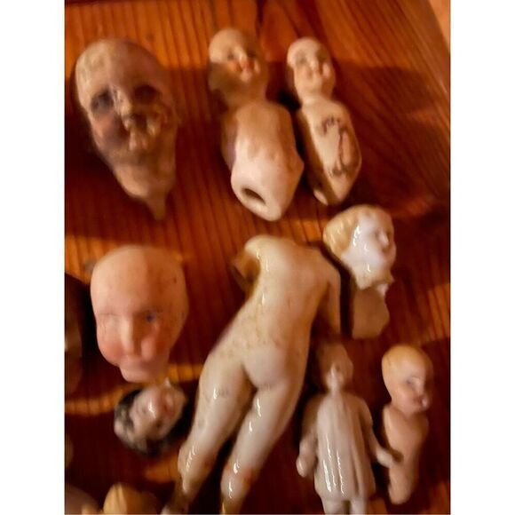 VINTAGE DOLL PARTS, porcelain and bisque heads - Picture 4 of 7